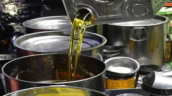 ঘোষণা শুনেই বাজারে বাড়ল খোলা তেলের দাম