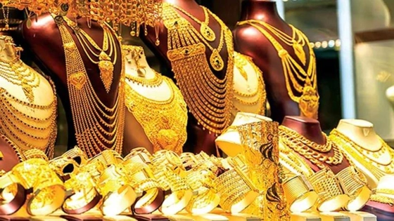 দেশের বাজারে আজ স্বর্ণের ভরি কত