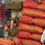 লাফিয়ে বাড়ছে পেঁয়াজের দাম, ১০ দিনে দ্বিগুণ