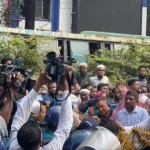 পুলিশের বাধার মুখে ৮ দলের গণমিছিল